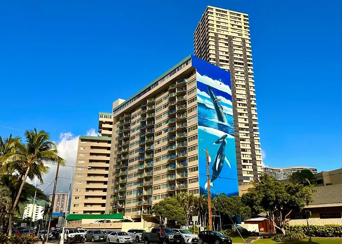 Waikiki 2 Bedrooms, 1 Bath, Free Parking, Sleep 6