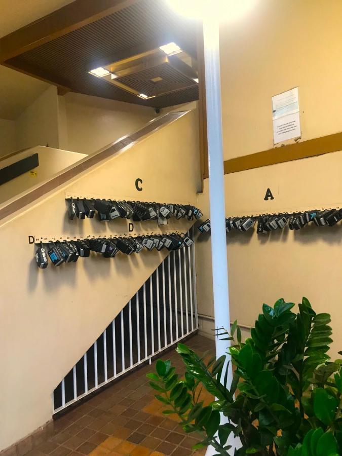 Waikiki 2 Bedrooms, 1 Bath, Free Parking, Sleep 6