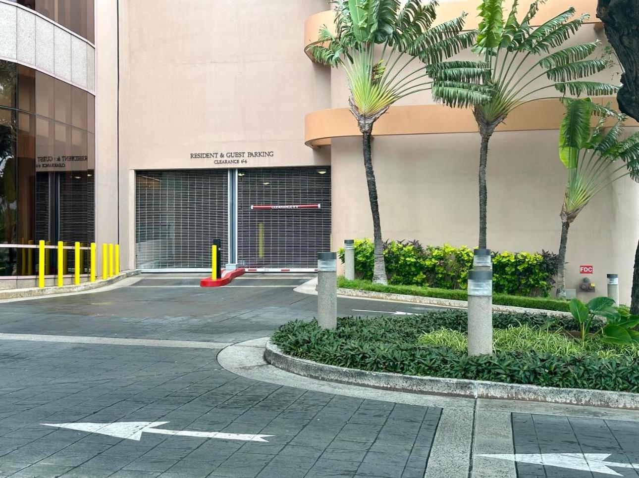 Waikiki 2 Bedrooms, 1 Bath, Free Parking, Sleep 6 * Honolulu