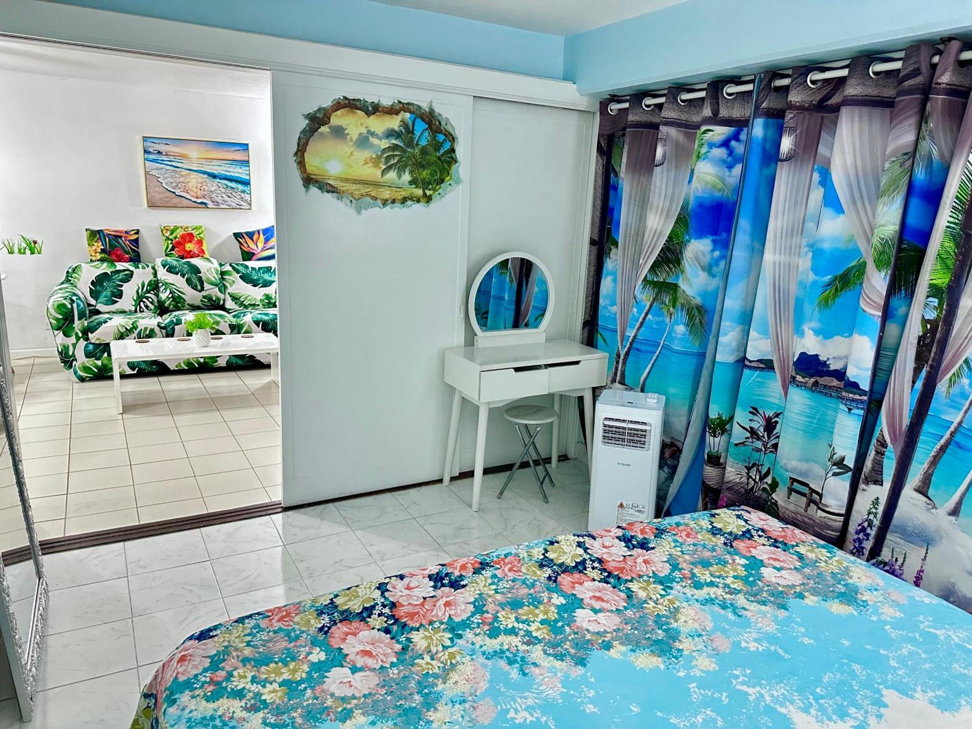 Waikiki 2 Bedrooms, 1 Bath, Free Parking, Sleep 6 Apartment Honolulu