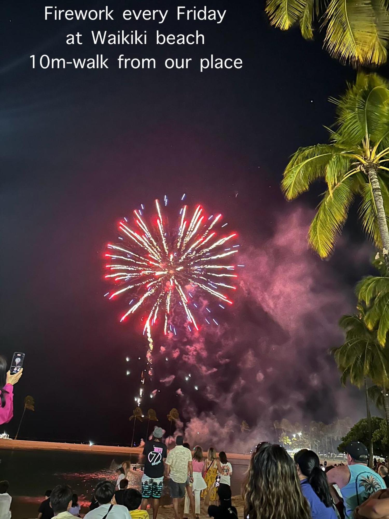 Waikiki 2 Bedrooms, 1 Bath, Free Parking, Sleep 6 * Honolulu