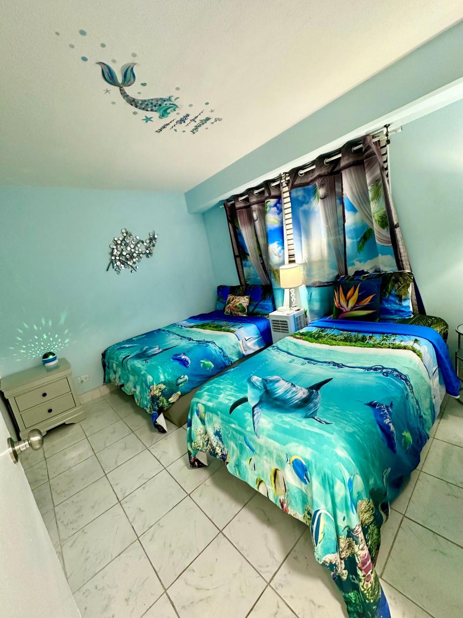 Waikiki 2 Bedrooms, 1 Bath, Free Parking, Sleep 6 Apartment